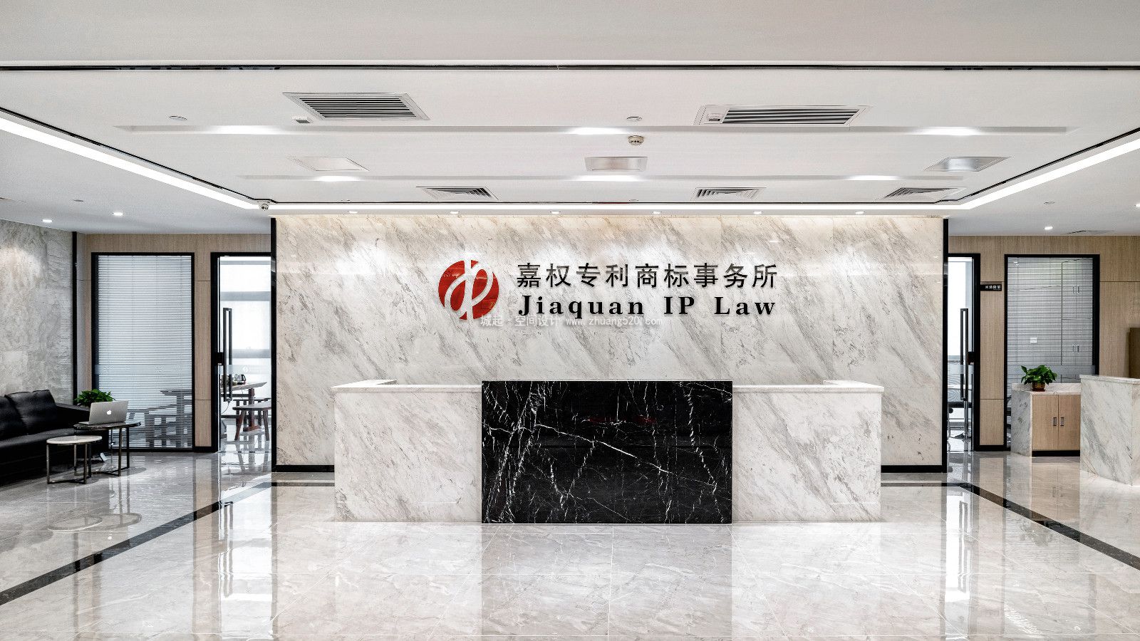 辦公室墻面設(shè)計技巧,<a href=http://m.tt45tt.cn/pictrue/135 target=_blank class=infotextkey>辦公室墻面裝飾</a>