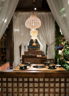 火鍋店空間設(shè)計(jì)實(shí)景圖,火鍋店空間設(shè)計(jì)圖片