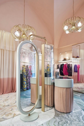 女裝店裝飾圖片,女裝店裝飾實(shí)景圖