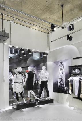 休閑服裝店裝修風(fēng)格