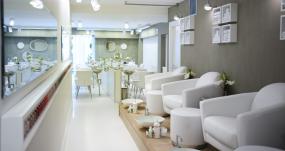 商場美甲店室內(nèi)現(xiàn)代簡約裝修圖片