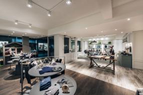 童裝店展示架設(shè)計效果圖圖片大全
