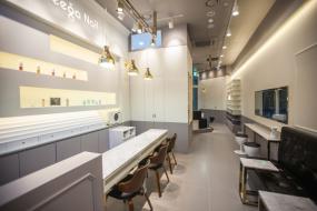 美甲店室內(nèi)吊頂裝修效果圖片