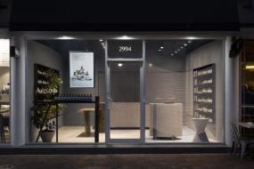 簡約美式風(fēng)格小化妝品店裝修效果圖