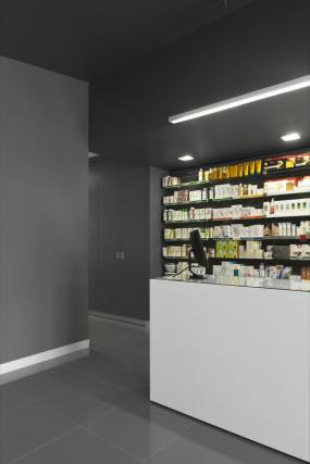 時尚化妝品店貨架裝修圖片