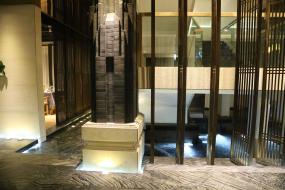 火鍋店門面室內(nèi)隔斷設(shè)計裝修效果圖片