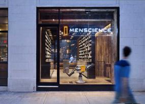 國(guó)外化妝品店內(nèi)貨架裝修圖片