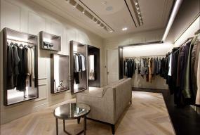 簡約現(xiàn)代服裝店裝修風(fēng)格貨架圖