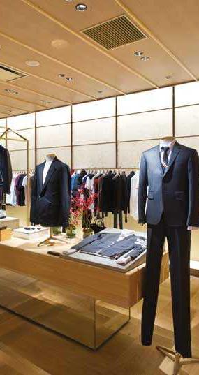服裝店休閑區(qū)貨架裝飾裝修效果圖片