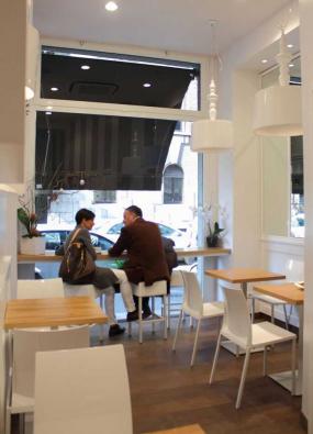 小型蛋糕店室內(nèi)水泥地面裝修效果圖片
