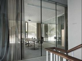小型辦公室裝修風(fēng)格專業(yè)辦公室隔斷樣板