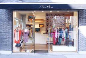 女服裝店個(gè)性室內(nèi)裝修效果圖圖片