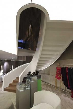 精品女服裝店門面裝修圖
