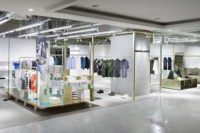 商場(chǎng)男服裝店裝修展柜效果圖片欣賞