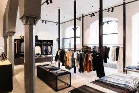百貨商場(chǎng)男士服裝店設(shè)計(jì)效果圖