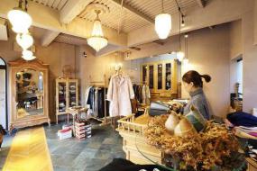 女裝服裝店圣誕店面裝飾裝修效果圖