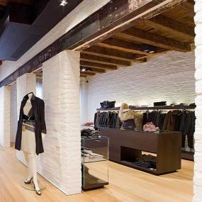女裝服裝店櫥窗設(shè)計(jì)效果圖