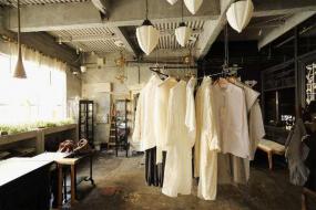 女裝服裝店內(nèi)白色地磚裝修效果圖片