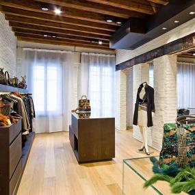 70平米女裝服裝店商鋪裝修設計圖