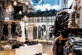 女裝服裝店裝修效果圖片