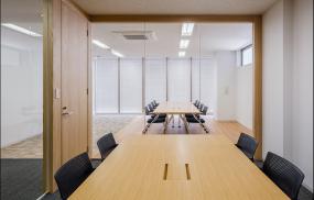 現(xiàn)代簡約風格工裝辦公室效果圖