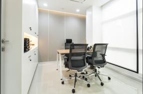 老板辦公室現(xiàn)代室內(nèi)裝修案例圖片