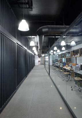 電子科技公司辦公室裝潢設(shè)計圖