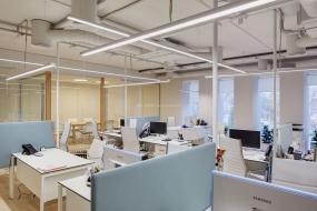 服裝公司辦公室最新室內(nèi)裝修實(shí)景圖