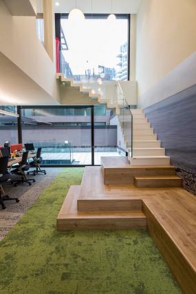 穩(wěn)重厚重辦公室最新室內(nèi)裝飾圖片