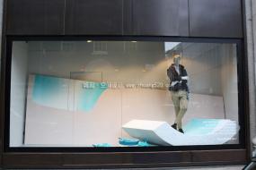 服裝店櫥窗裝修圖片