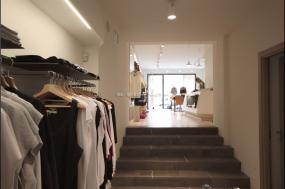 最新小型女裝店裝修設計效果圖