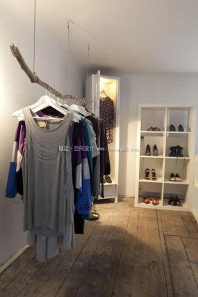 最新大型服裝店設(shè)計(jì)圖片