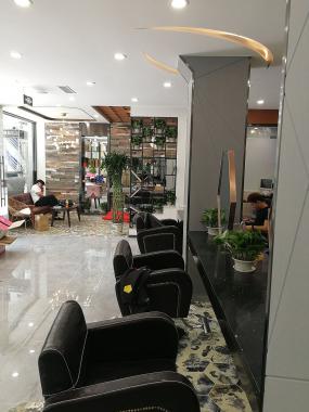 高端時尚美發(fā)店裝修圖片