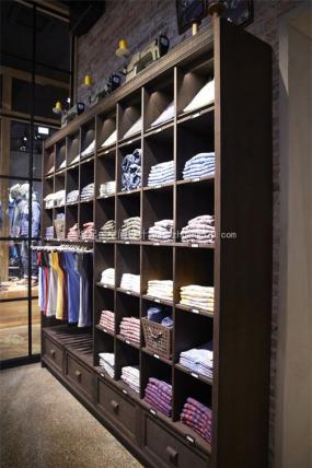 最新精品服裝店設(shè)計(jì)裝飾效果圖片