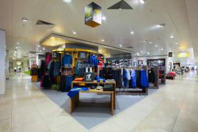 服裝專賣店裝飾效果圖