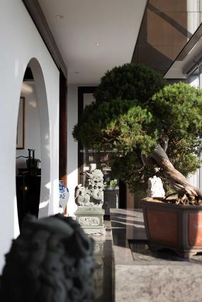 最新現(xiàn)代中式辦公室裝飾實(shí)景圖