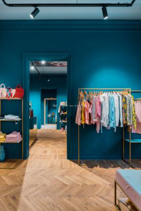 最新簡約風(fēng)格服裝店效果圖