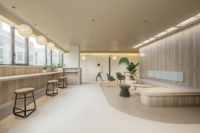 公司loft風(fēng)辦公室裝修圖