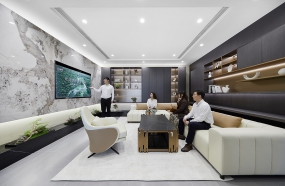無吊頂辦公區(qū)裝修圖