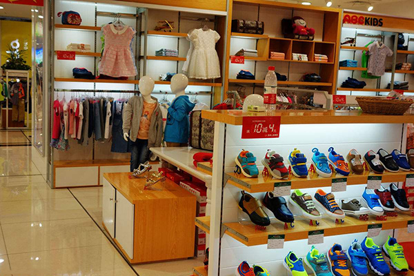 童鞋<a href=http://m.tt45tt.cn/pictrue/zmd target=_blank class=infotextkey>專賣店裝修效果圖</a>片