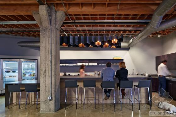 工業(yè)公司辦公室裝修實(shí)景圖